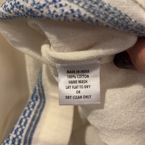 The Coast Brand Baker Embroidered 3/4 Sleeve Top - Picture 7 of 11